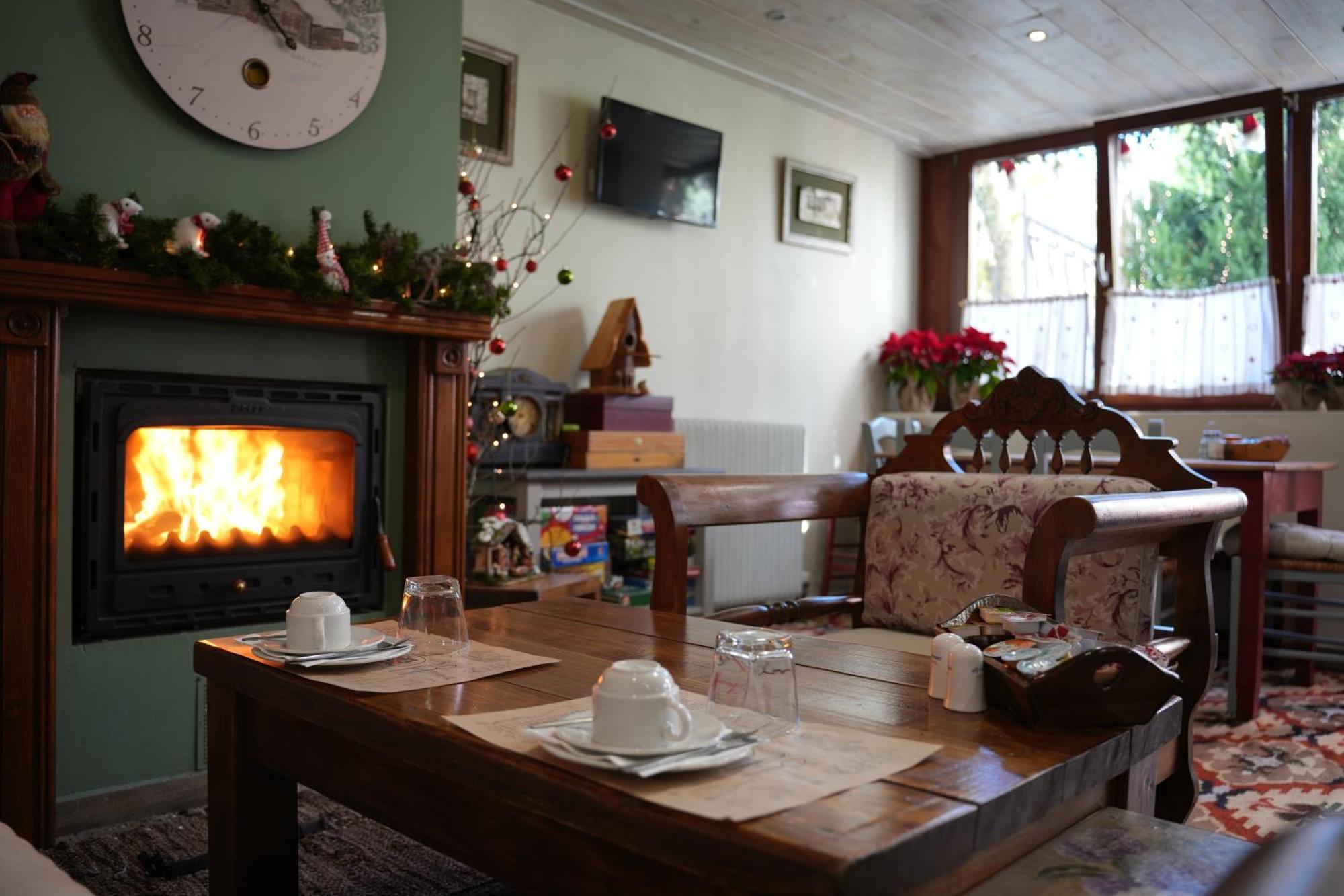 Guesthouse Doma Est 1991 Arachova Zewnętrze zdjęcie